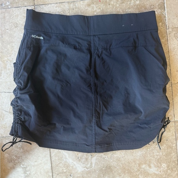 Columbia ladies, black SKORT excellent condition two front pockets large - Picture 5 of 9